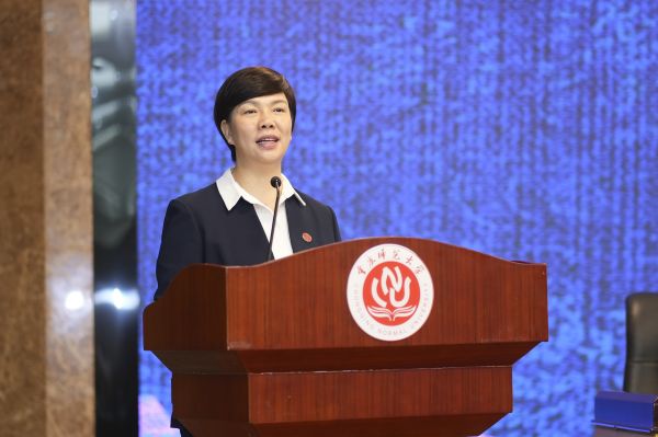 拉斯维加斯9888官网党委书记张艳致辞。伍向前摄